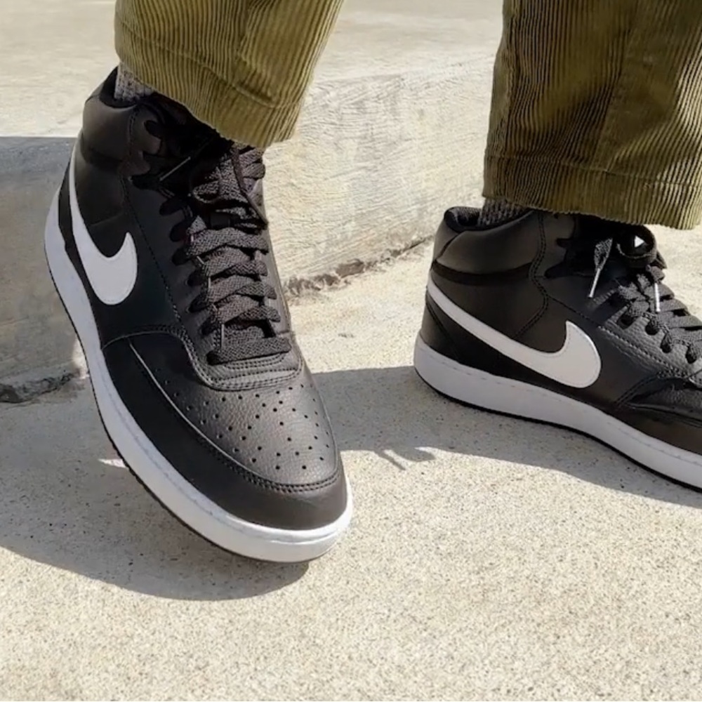 Nike Men’s Court Vision Mid Next
Nature
Black/Black/White
Sneakers
DN3577-001 - Picture 14 of 16